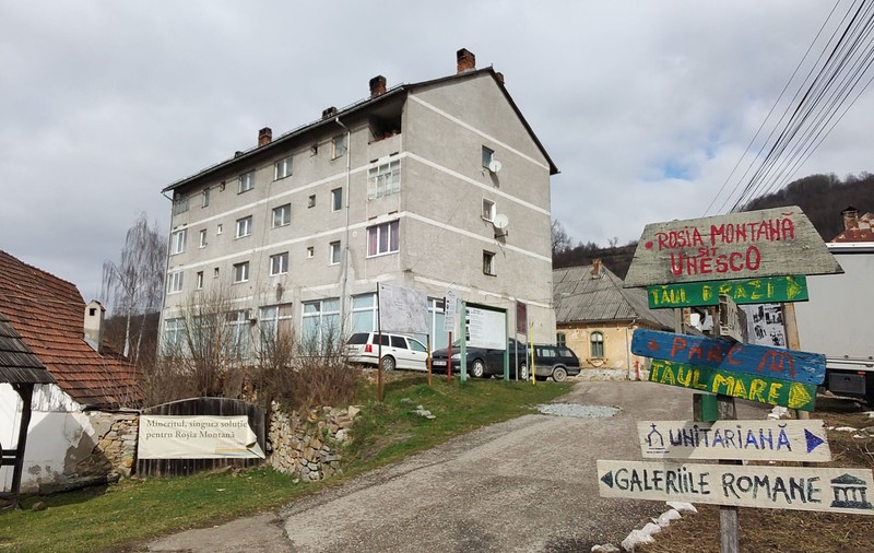 Gabriel Resources a anunțat că este într-o „situație financiară critică” și a cerut sprijinul acționarilor. Istoria proiectului minier inițiat de Frank Timiș în 2001