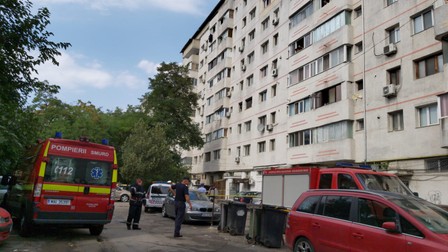 Polițiștii au încercuit zona în care a căzut copilul de la înălțime