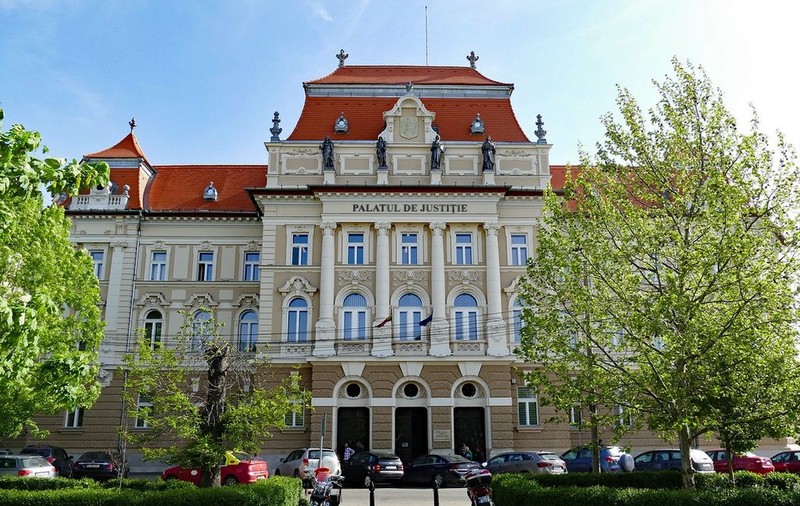 Cine sunt „rebelii cu robă” din Oradea care continuă să lucreze: altfel, doi din trei magistrați bihoreni s-au pensionat înainte să împlinească 50 de ani