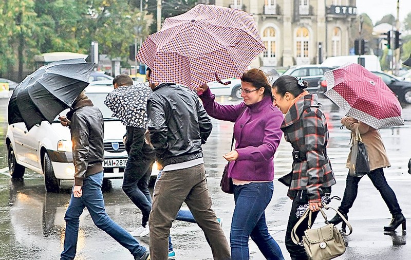 VREMEA DE 1 MAI! Plouă în cea mai mare parte a ţării