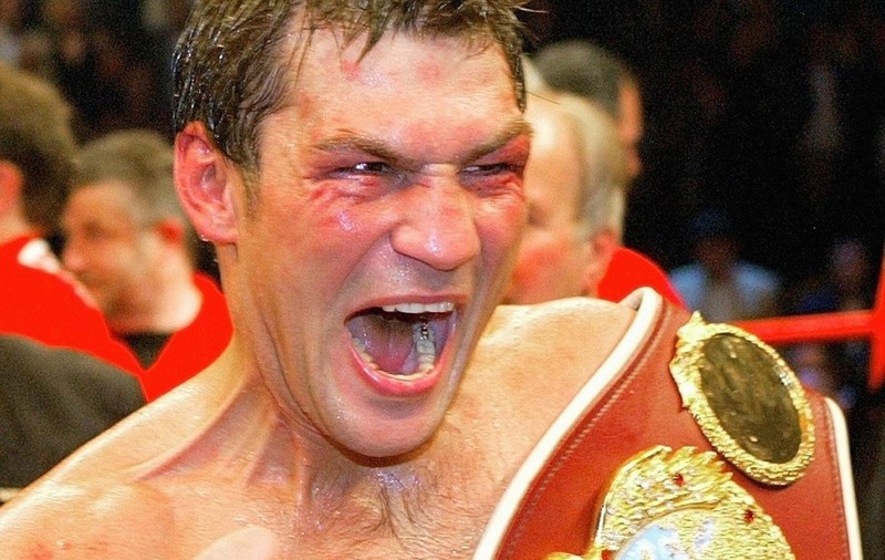 Un campion mondial la box a răzbunat cu pumnii un homosexual