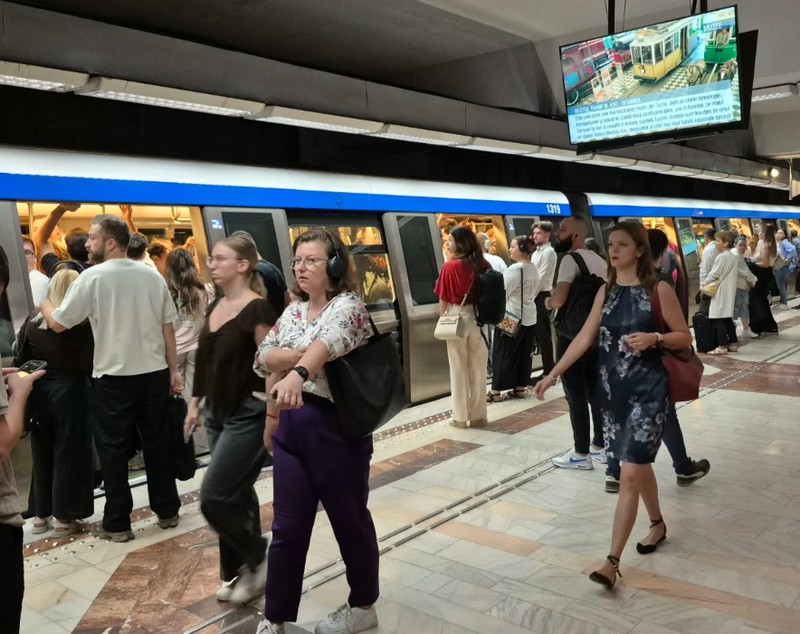 Aglomerație la metrou în București, 9 septembrie 2026