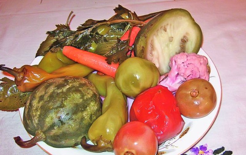 Murăturile, sursă de vitamine şi minerale