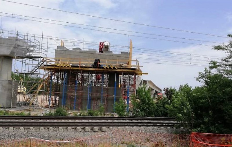 VIDEO | Lucrările la A3, pe ultima sută de metri. Se construiesc podurile dintre Şos. Petricani şi Soşeaua de Centură