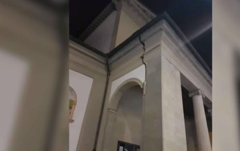 Cutremur de 4,8 grade în Italia. Mai multe clădiri au fost deteriorate, traficul feroviar a fost suspendat
