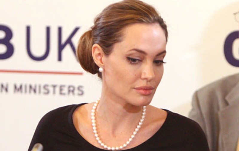 TRAGEDIE în familia ANGELINEI JOLIE. Actriţa este ÎN DOLIU