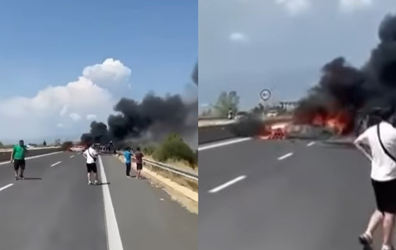 Trei persoane au murit arse, după ce un camion a intrat în două mașini, în drum spre feribotul către Thassos, insulă preferată de români