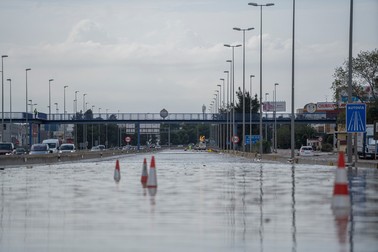 Secțiunea inundată a autostrăzii de est, A-3, la ieșirea din Valencia, la 12 noiembrie 2022. | Foto: Profimedia