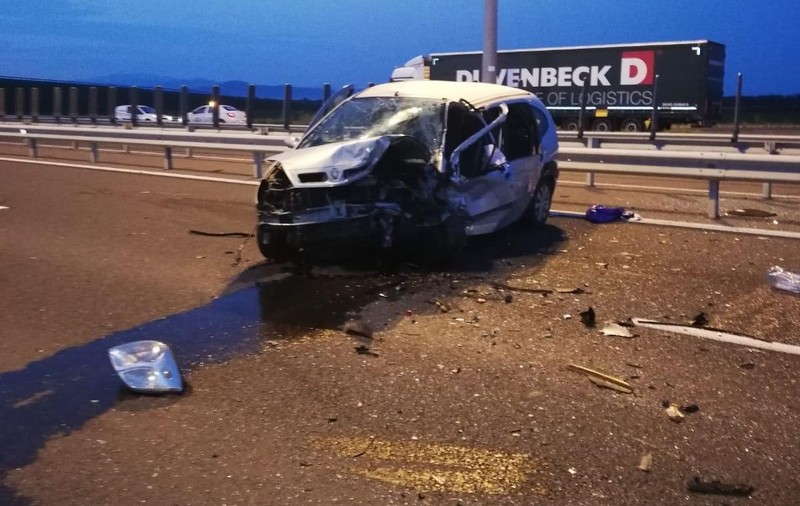 Doi oameni și un copil, uciși pe autostradă de un șofer care a intrat pe contrasens. Un alt copil e în comă
