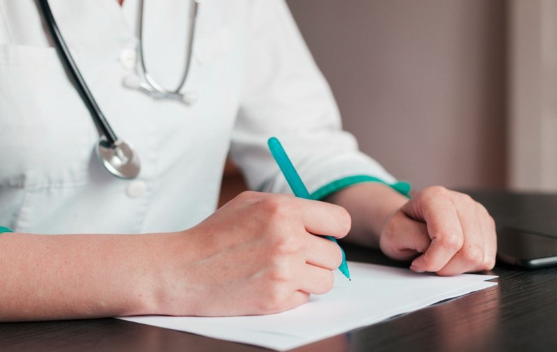 Casa de Asigurări de Sănătate a Municipiului Bucureşti a rămas fără tipizate: „Vine câte o clinică şi ia câteva sute, cărate cu căruciorul în parcare”
