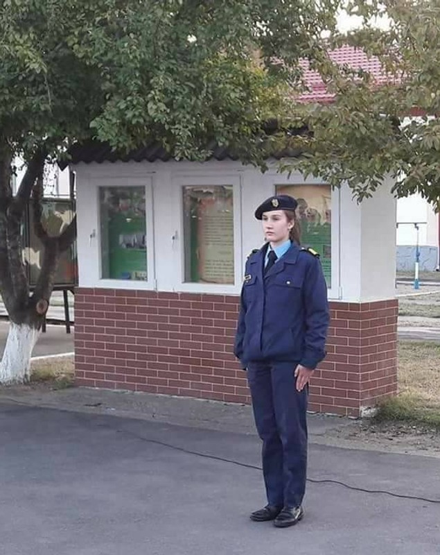 REPORTAJ: Cadeta Cezara Vlad îmbină pasiunea pentru karate cu strictețea hainei militare. O “prințesă” cu centură neagră pe tatami!