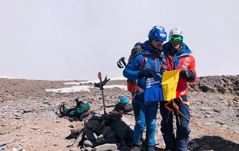 Doi sportivi din România, care văd împreună aproximativ 1%, au ajuns pe Vârful Aconcagua, de aproape 7.000 de metri