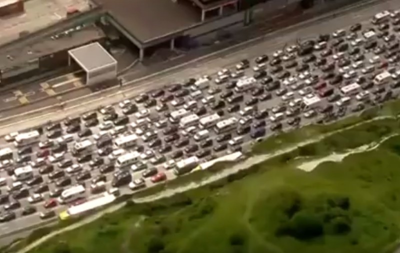 HAOS la granița dintre Marea Britanie și Franța. 250.000 de oameni au fost blocați în trafic, timp de aproape 18 ore
