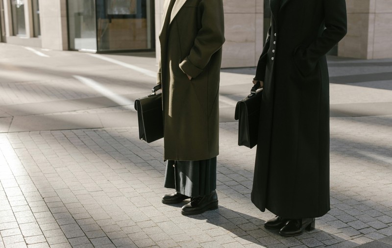 Ghidul femeii moderne: cum să combini confortul cu glamourul