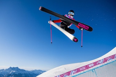 Eileen Gu participă la una dintre cele mai spectaculoase probe de la Jocurile Olimpice