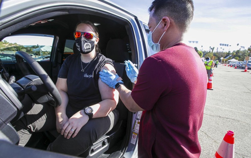 Un epidemiolog american avertizează că noua variantă COVID va deveni rapid dominantă în SUA: „Va lovi ca un uragan”