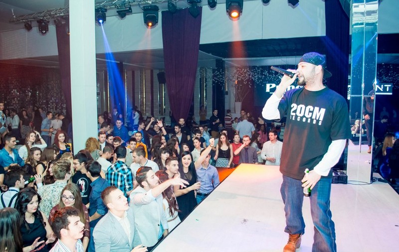 Bitză i-a făcut pe fani să cânte cu el, la un concert, în Regie | FOTO