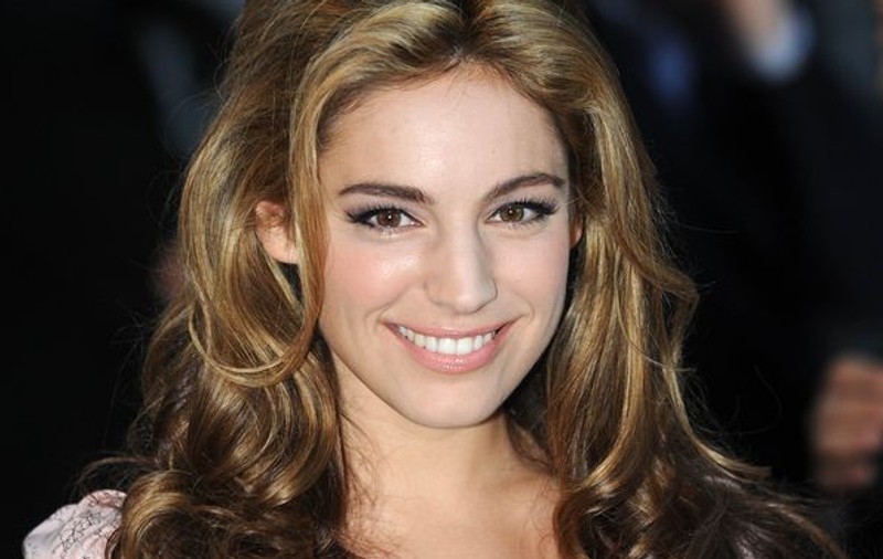 Kelly Brook s-a săturat să fie sărutată