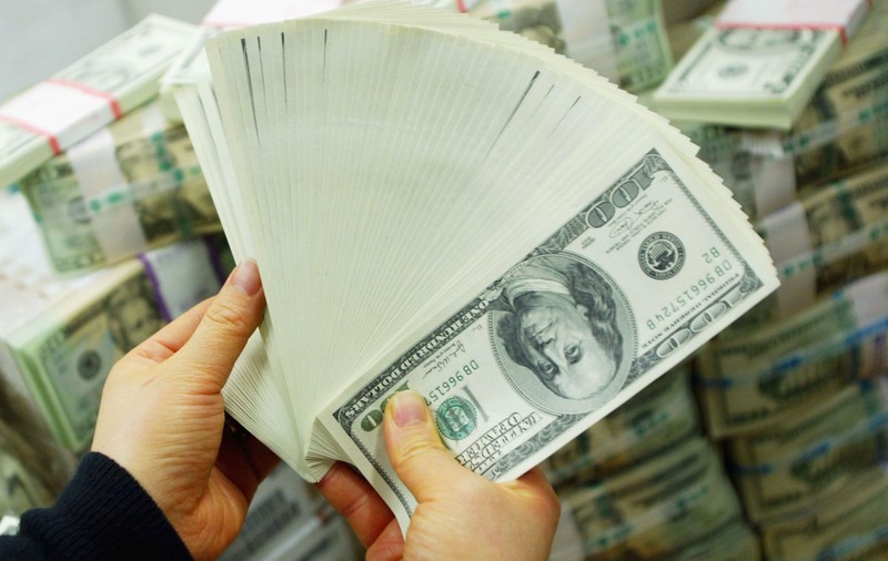 Un patron le oferă angajaților 18.000 de dolari pentru chirie și trei mese pe zi, dar le cere un singur lucru la schimb