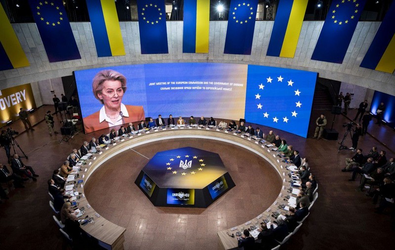 Uniunea Europeană a aprobat al zecelea pachet de sancțiuni împotriva Rusiei