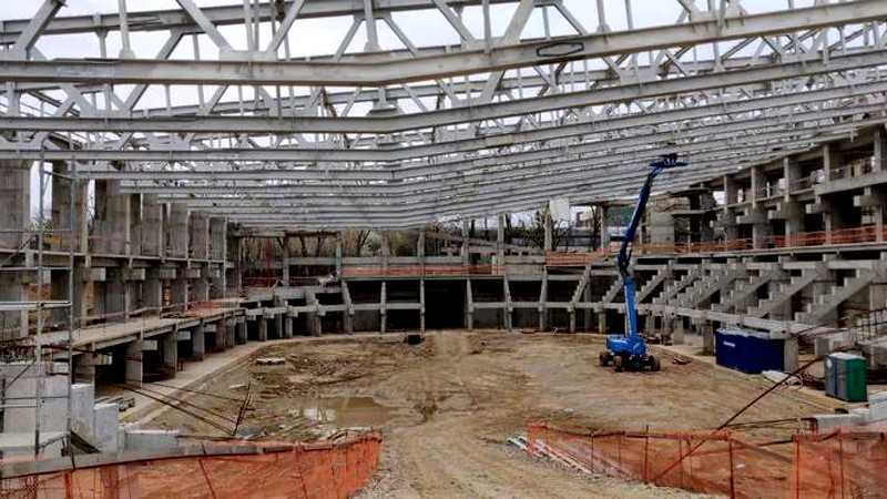 Interiorul patinoarului, în primăvara trecută