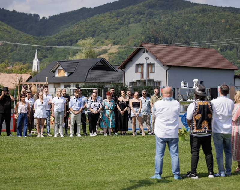 Surpriză pentru concurenții de la MasterChef 2024. Aceștia părăsesc bucătăria și gătesc la sute de kilometri distanță, pentru mai mulți invitați speciali