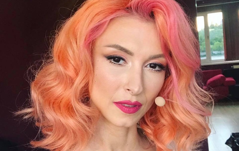 Andreea Bălan a plecat la Madrid fără soțul ei. Cine a însoțit-o pe artistă