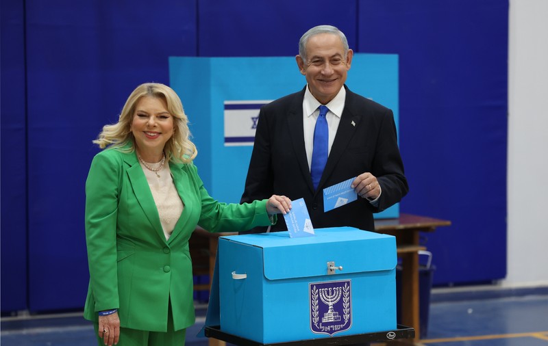 Netanyahu, aproape de revenirea în fruntea Israelului. Exit poll-urile dau partidul său pe primul loc în alegeri
