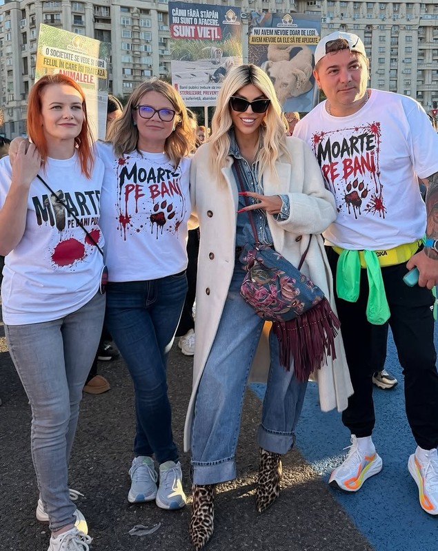 Raluca Bădulescu, prezentă la protestul pentru drepturile animalelor