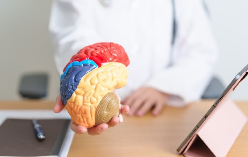 Timpul de reacție în cazul unui accident vascular cerebral e esențial: ,,Ne limităm la 4,5 ore maxim de la debut pentru tromboliză”