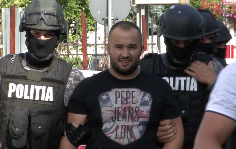 Tânărul reținut în cazul afaceristului bătut cu ranga în Târgu Jiu este fiul unui fost lider al lumii interlope / VIDEO