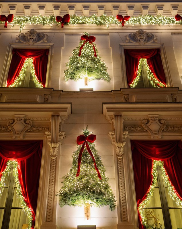 Imagini cu „Atelierul lui Moș Crăciun” din București. Cum arată „The Christmas House”, una dintre cele mai decorate clădiri din oraș