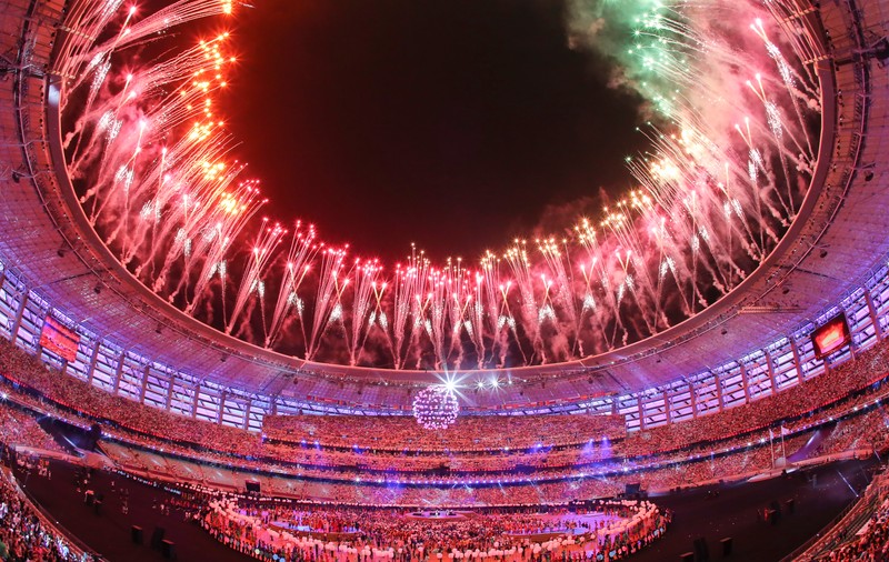 10.000 de artificii au brăzdat cerul la ceremonia de închidere a Jocurilor Europene