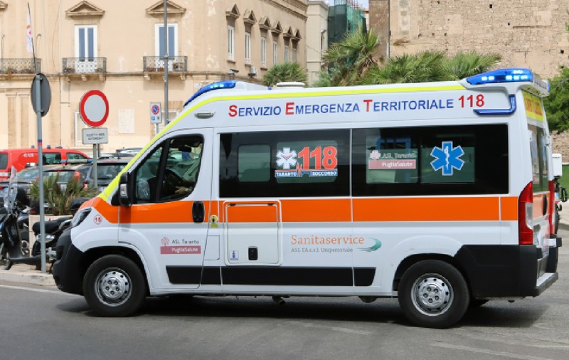Un român de 50 de ani a murit în parcarea unui supermarket din Italia