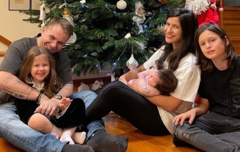Iubita lui Codin Maticiuc a răbufnit după ce a fost criticată: „N-o mai ține în brațe, că așa o obișnuiești”. Ana a luat atitudine