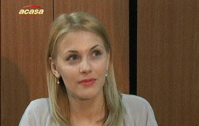 Andreea Ibacka, pețită zilnic, timp de o lună, de un bătrânel înstărit