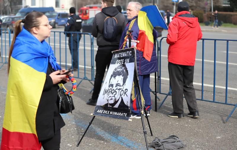 Te-ai plictisit de România? Intră în intelighenție și încearcă s-o schimbi