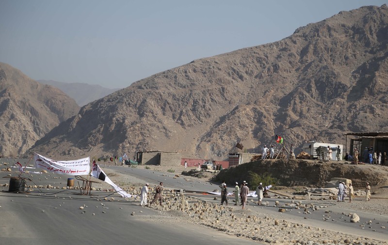 Atentate în Afganistan soldate cu 34 de morți și peste 130 de răniți