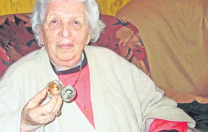Iolanda Nicolaescu e foc şi pară pe cumnata ei, Dana: «A aşteptat să moară frate-miu şi şi-a adus părinţii în casa lui»