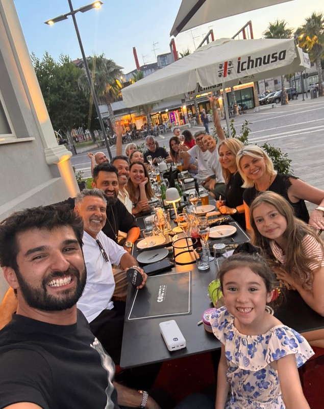 Imagini rare cu jurații „Chefi la cuțite” și familiile lor, în Italia. Motivul pentru care echipa s-a reunit