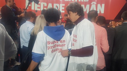 Tinerii din PSD au purtat haine cu mesaj