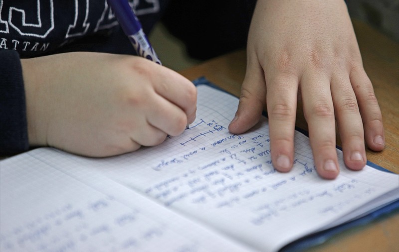 Ministerul Educației: 26 de elevi și 35 de cadre didactice s-au infectat zilnic cu COVID