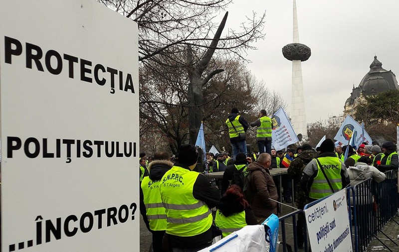 FOTO & VIDEO | Protest al sindicaliștilor din poliție și penitenciare. Reacția MAI