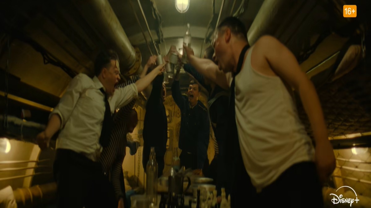 Scenă din serialul „Whiskey cu gheață”