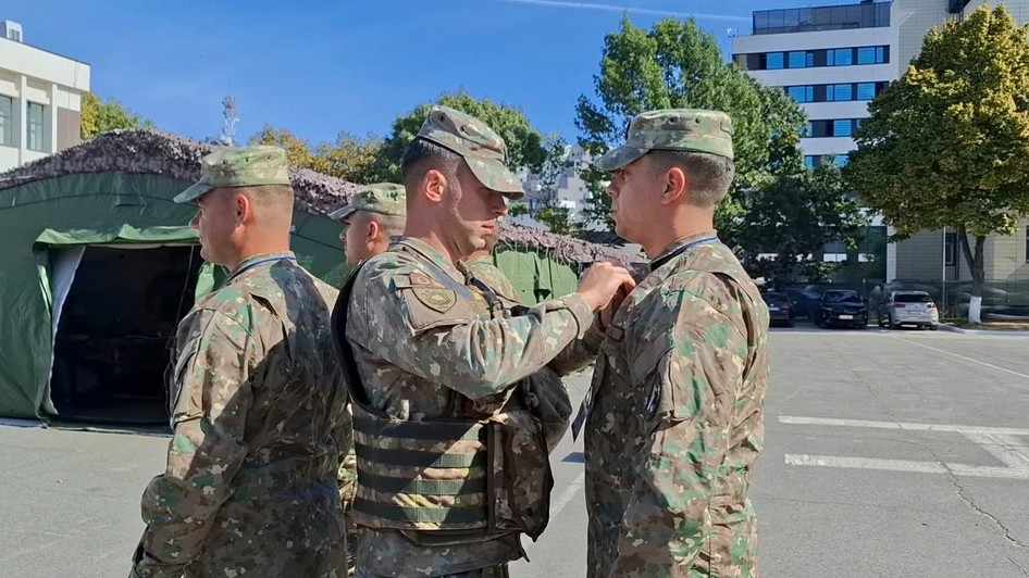 Aproximativ 10 mii de bărbați de până în 55 de ani, rezerviști, sunt chemați în unități militare. Foto: Libertatea.