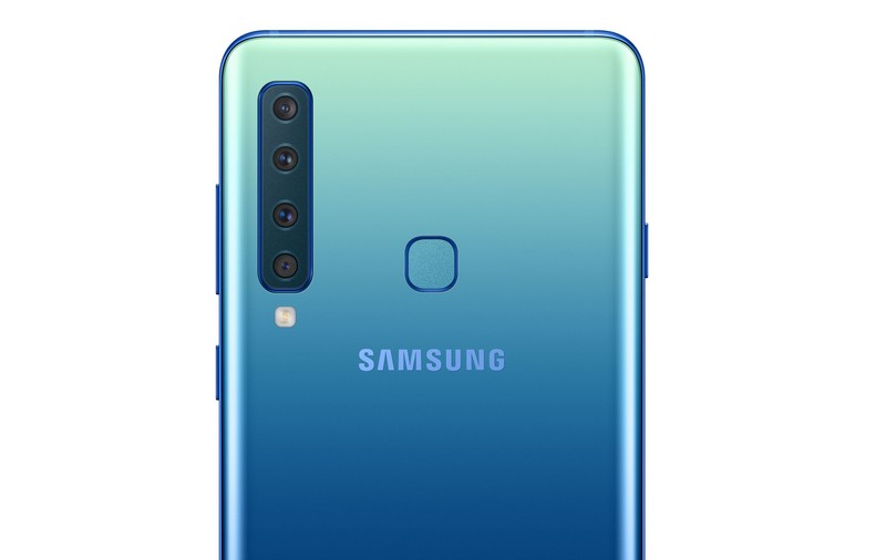 Samsung a lansat primul telefon cu patru camere din lume