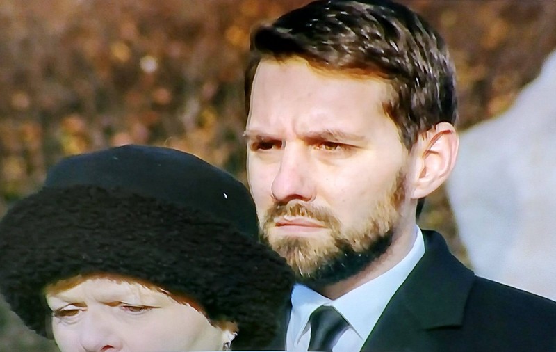 Principele Nicolae, cu lacrimi în ochi la căpătâiul Regelui Mihai. Profund marcat pe aeroport | FOTO & VIDEO