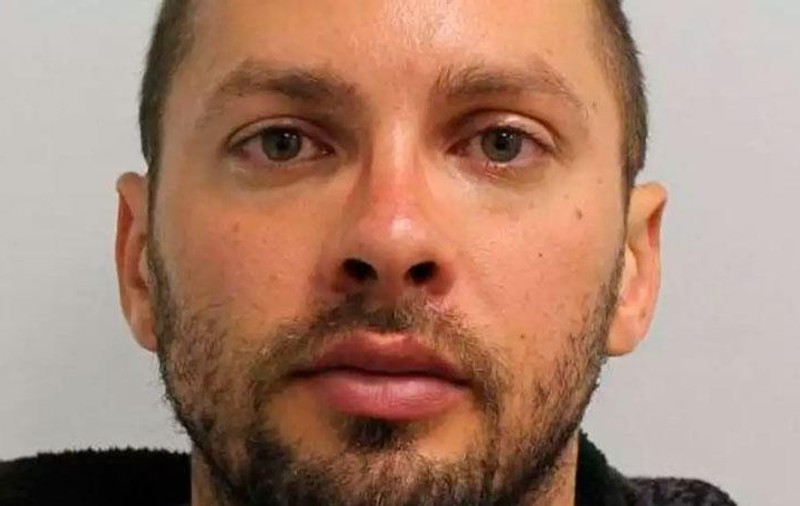 S-a dat femeie pe Tinder pentru a face sex cu bărbați