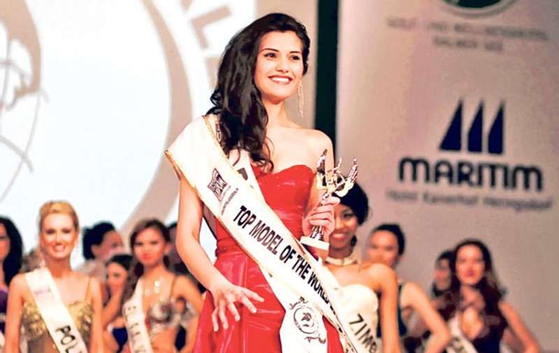 Loredana Salanţă este Miss World România 2009 şi Top Model of the World 2010! De pe podiumul de modă direct la cratiţă
