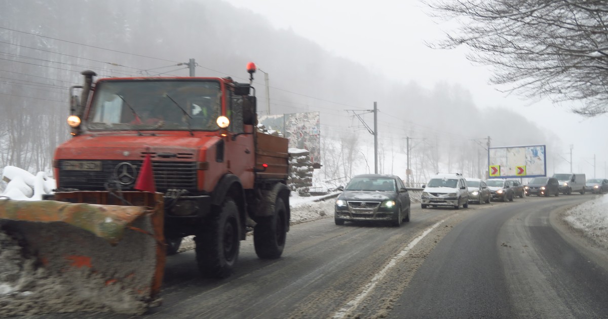 Situația drumurilor, după ninsorile din 10 decembrie